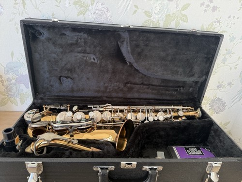 Earlham saxophone with - earlham,