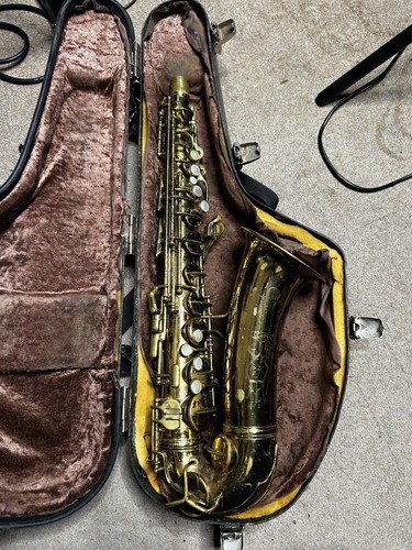 Conn alto saxophone - saxophone, with