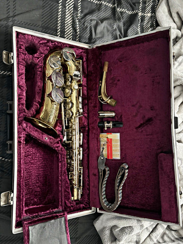 Alto saxophone brass gold - eb,