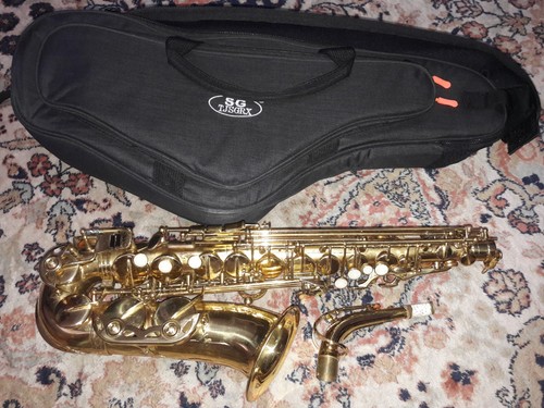 Alto saxophone - alto,