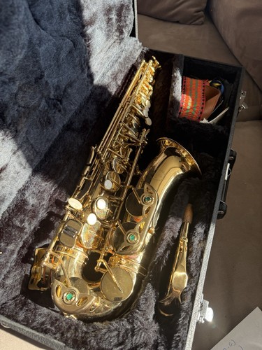 Earlham saxophone with hard - saxophone,